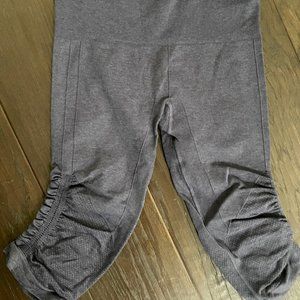 Lululemon Seemless Capri Leggings
